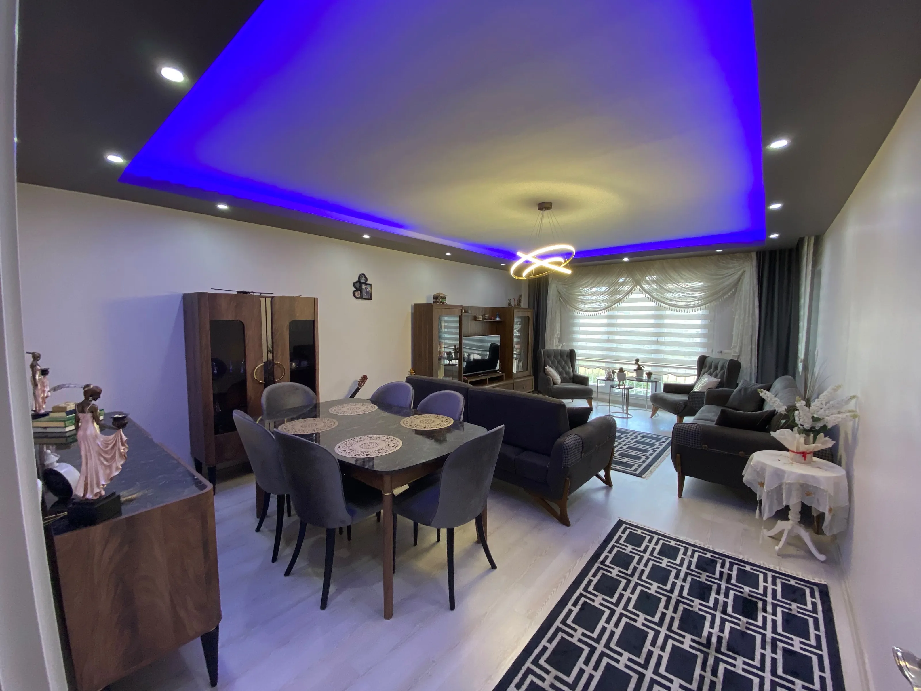 Canik'te Cam Balkonlu 3+1 Daire Satılık